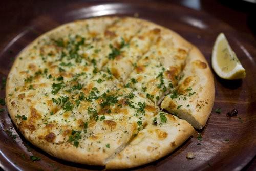 Cheesy Garlic Pizza