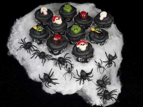 Ghastly cupcakes for halloween-3