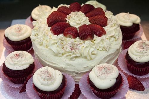 Red Velvet White Mud Cake-2