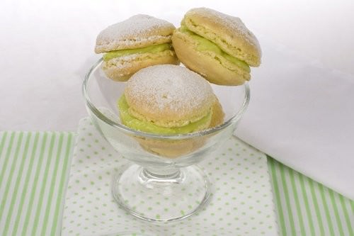 Creaming Soda Macaron