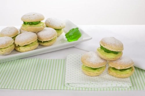 Creaming Soda Macaron