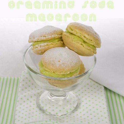 Creaming Soda Macaron