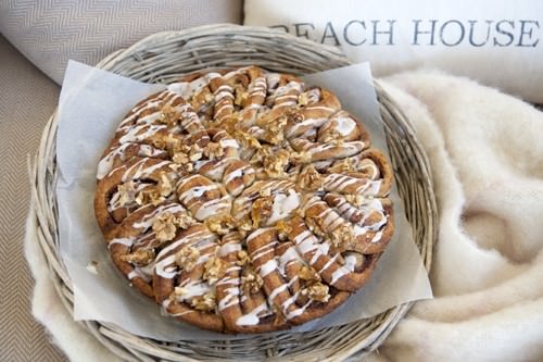 Glazed Cinnamon scrolls Glazed Cinnamon scrolls