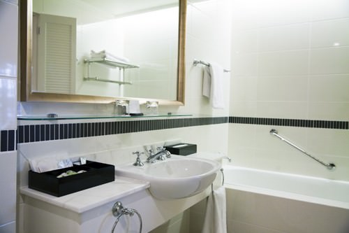 Sanctuary Cove Bathroom