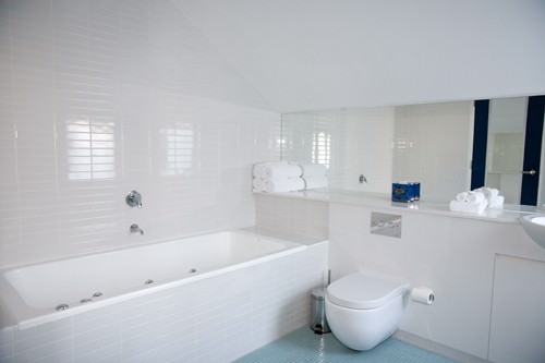 Salamanca Wharf Hotel Bathroom