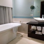 The Lighthouse Marina - Bathroom