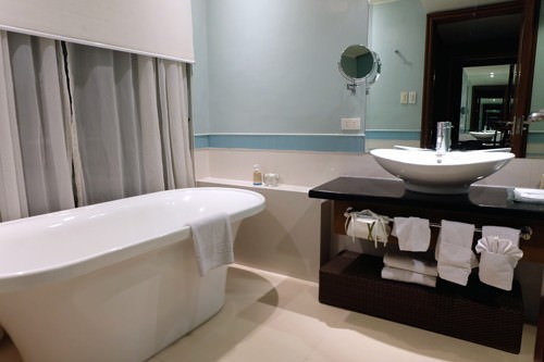 The Lighthouse Marina - Bathroom