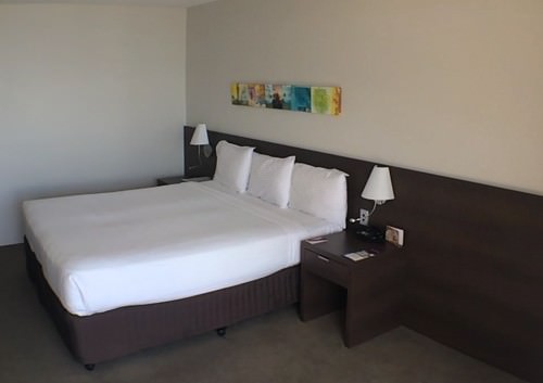 Holiday Inn Superior King Room Holiday Inn Superior King Room