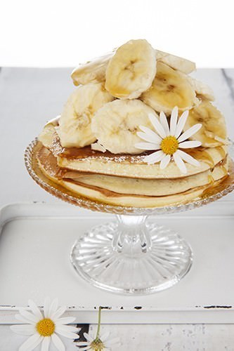 Macadamia Banana Pancakes w Maple
