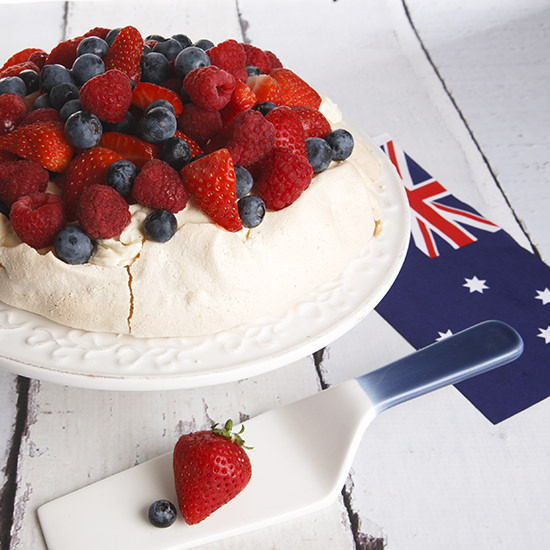 Australia Day Pavlova w Berries Australia Day Pavlova w Berries