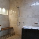 Villa's of Byron - Japanese Shower and Bath