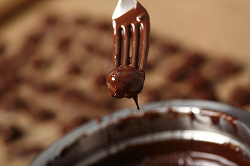 Chocolate Truffles in Tempered Chocolate Chocolate Truffles in Tempered Chocolate