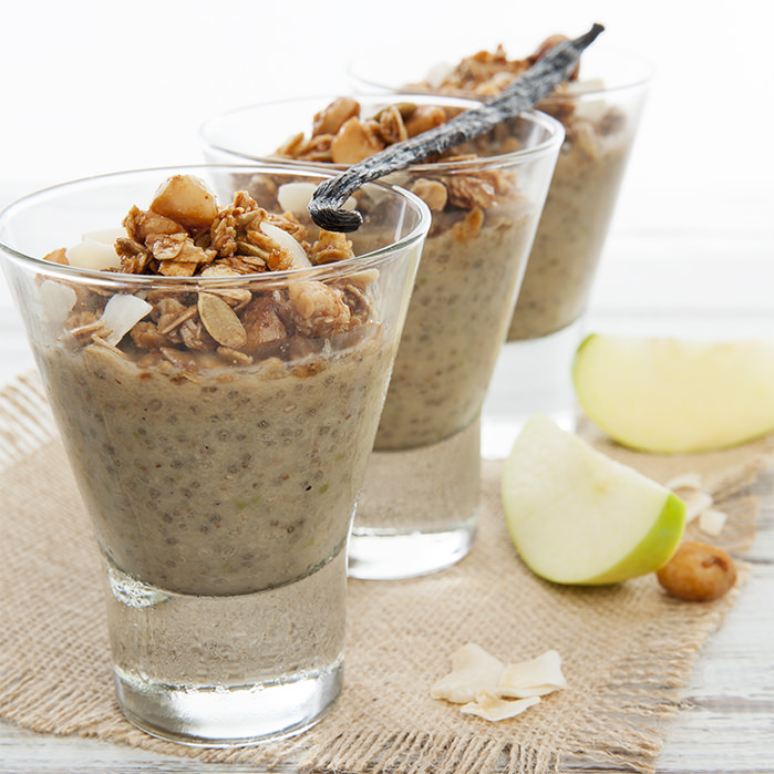 Apple Pie Chia Pudding w Granola 