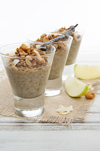 Apple Pie Chia Pudding w Granola