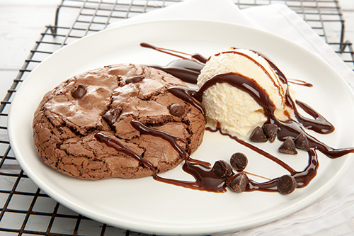 Dark Chocolate Brookie with Ice-cream