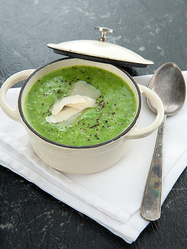 Portrait Pesto Pea Soup Portrait Pesto Pea Soup